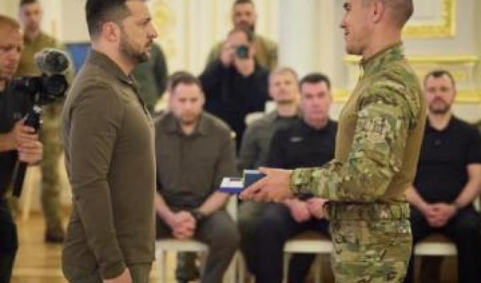 Волонтера з Луганської області Сергія Рашка нагороджено відзнакою Президента Волонтера з Луганської області Сергія Рашка нагороджено відзнакою Президента