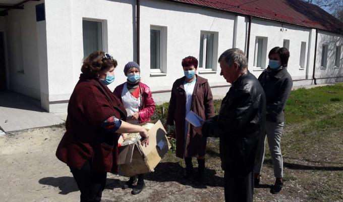 В.о. голови райдержадміністрації Тетяна Новикова передала лікарські засоби для забезпечення обслуговуючого персоналу місць обсервації В.о. голови райдержадміністрації Тетяна Новикова передала лікарські засоби для забезпечення обслуговуючого персоналу місць обсервації