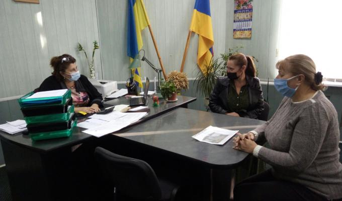Сьогодні, 30.09.2020 голова Новоайдарської райдержадміністрації Тетяна Новикова провела прийом громадян з села Трьохізбенка Сьогодні, 30.09.2020 голова Новоайдарської райдержадміністрації Тетяна Новикова провела прийом громадян з села Трьохізбенка
