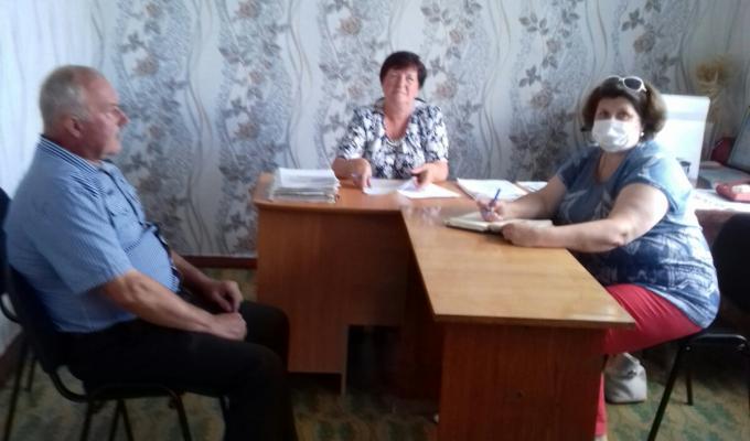 Сьогодні, 30.06.2020 голова Новоайдарської райдержадміністрації Тетяна Новикова провела виїзний прийом громадян в селі Штормове та селі Денежникове Сьогодні, 30.06.2020 голова Новоайдарської райдержадміністрації Тетяна Новикова провела виїзний прийом громадян в селі Штормове та селі Денежникове