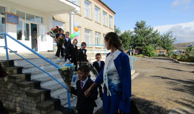 День знань на Новоайдарщині День знань на Новоайдарщині