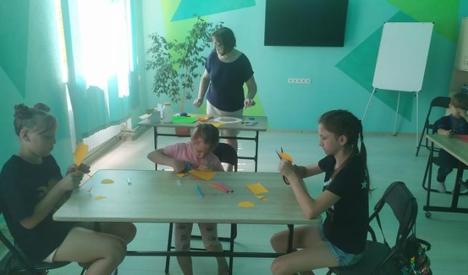 У Щасті провели майстер-клас із виготовлення національної символіки У Щасті провели майстер-клас із виготовлення національної символіки