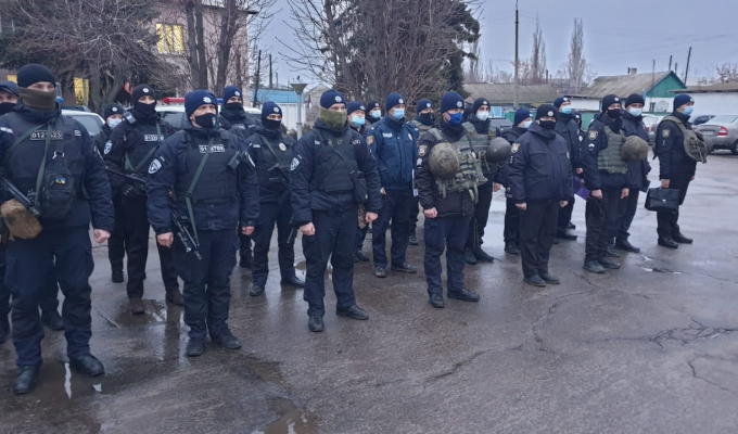 Правоохоронці зі складу ООС провели профілактичне відпрацювання смт Новоайдар Правоохоронці зі складу ООС провели профілактичне відпрацювання смт Новоайдар
