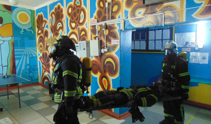 Рятувальники провели відпрацювання гасіння умовної пожежі у гуртожитку Новоайдарського професійного аграрного ліцею Рятувальники провели відпрацювання гасіння умовної пожежі у гуртожитку Новоайдарського професійного аграрного ліцею