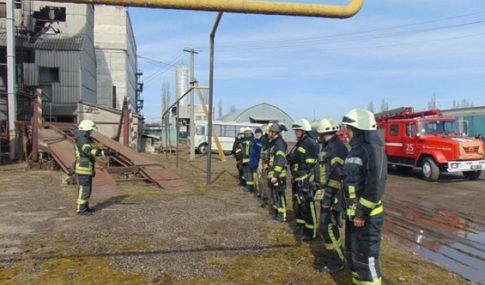 Новоайдарські рятувальники взяли участь у спільних навчаннях Новоайдарські рятувальники взяли участь у спільних навчаннях
