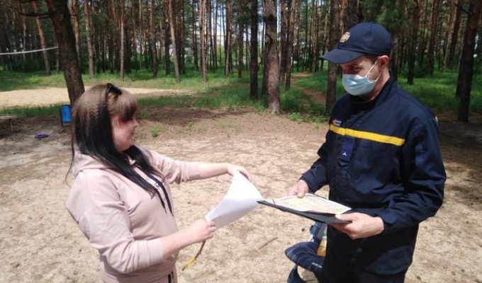 18 червня рятувальники 7 державного пожежно-рятувального загону Головного управління ДСНС України у Луганській області провели профілактичну роботу з мешканцями смт. Новоайдар