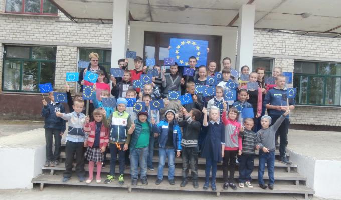 У навчальних закладах Новоайдарського району пройшли виховні години у рамках акції «Європейський вимір» У навчальних закладах Новоайдарського району пройшли виховні години у рамках акції «Європейський вимір»