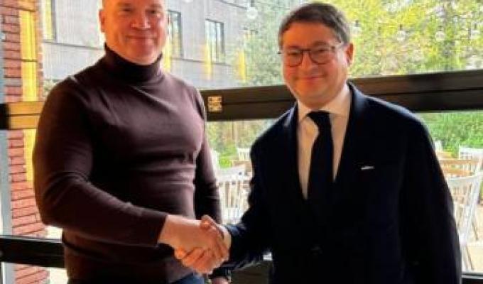 Делегація з Луганщини бере участь у Конгресі мерів та міжмуніципальних президентів Франції Делегація з Луганщини бере участь у Конгресі мерів та міжмуніципальних президентів Франції