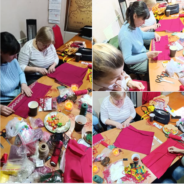 Колаж із фотографій, на яких група жінок зосереджено займається рукоділлям за спільним столом, оздоблюючи червону тканину традиційною вишивкою