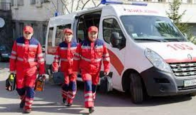 За минулу добу українці 45 тисяч разів звертались за номером «103» За минулу добу українці 45 тисяч разів звертались за номером «103»