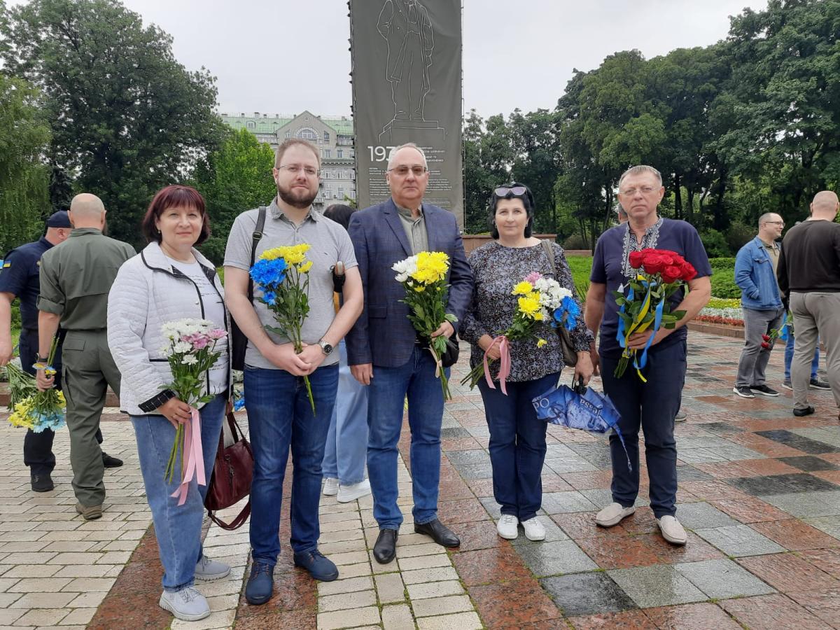 Відбулося урочисте покладання квітів до пам'ятика Т.Г.Шевченку