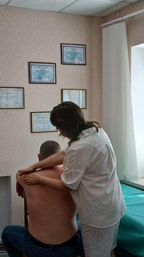 У Кропивницькому в Координаційному центрі допомоги ВПО з Луганської області проводять сеанси масажу