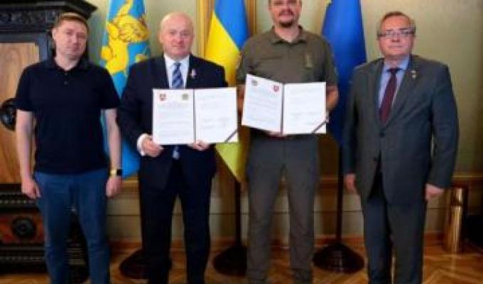 Із Люблінським воєводством домовилися співпрацювати в економіці, науці, культурі. Також Польща допоможе в оздоровленні наших дітей, - Артем Лисогор Із Люблінським воєводством домовилися співпрацювати в економіці, науці, культурі. Також Польща допоможе в оздоровленні наших дітей, - Артем Лисогор