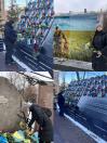 Колаж складається з чотирьох фотографій, що документують вшанування пам'яті Героїв Небесної Сотні на Алеї Героїв Небесної Сотні у Києві