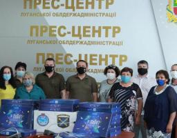 Десять шкіл Попаснянського та Новоайдарського районів отримали тематичні друковані матеріали з основ мінної безпеки