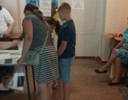 Переселенці з Луганщини на Дніпропетровщині і Донеччині за два дні отримали понад 700 продуктових наборів