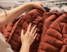 Мінреінтеграції: дітей-переселенців продовжують забезпечувати наборами одягу