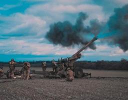 У Лисичанську вчителі роздають завдання учням раз на тиждень, до примусової мобілізації долучилися «гаішники»