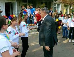 Юрій Гарбуз відвідав навчальні заклади у Новоайдарі