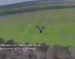 #Вірю_в_ЗСУ На Луганщині за допомоги FPV-дронів уражено російський танк Т-80 вартістю $4 млн