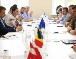 Наша область – чистий аркуш паперу, на якому ми маємо створити сучасний європейський регіон, не забуваючи нашу історію, - Артем Лисогор на зустрічі із політичними радниками посольств країн-членів ЄС