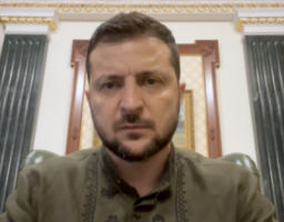 Росія сама себе відріже від переговорів, якщо влаштує судилище над полоненими українськими захисниками – звернення Президента Володимира Зеленського