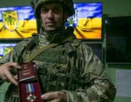 Врятував п’ятьох побратимів – луганчанина-штурмовика нагороджено орденом «За мужність» III ступеня