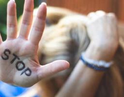 Щорічно з 25 листопада до 10 грудня проводиться Всеукраїнська кампанія «16 днів проти насильства» з метою привернення уваги до проблем подолання насильства в сім’ях, жорстокого поводження з дітьми, протидії торгівлі людьми та захисту прав жінок.