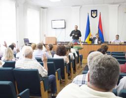 У Новоайдарському районі голова районної ради достроково припинив повноваження
