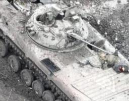 Ворожі танки Т-90 і Т-80 та два склади з боєприпасами знищені на нашій ділянці фронту