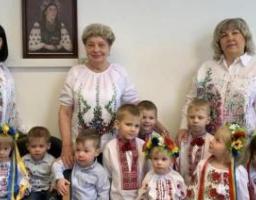 20 вихованців Луганського обласного будинку дитини № 2 вітають земляків з Днем вишиванки