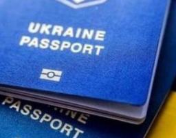 Українці зможуть отримувати паспортні документи за межами держави