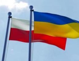 Посольство України в Польщі відновило роботу кол-центру