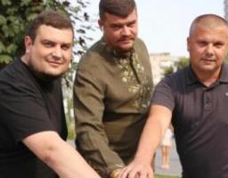 Очільник Луганщини Артем Лисогор узяв участь у погашенні марки «Служба безпеки України»