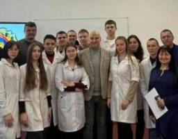 Ми розраховуємо на вас у цей важкий для всієї України час, – Артем Лисогор на зустрічі зі студентами-медиками