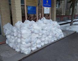 Протягом тижня в Координаційному центрі допомоги ВПО з Луганської області  в Сумській області було видано гуманітарної допомоги у вигляді продуктів харчування для 97 родин ВПО з Луганщини