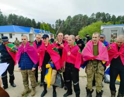 Із російського полону повернулися двоє військовослужбовців Луганського прикордонного загону. Один із них пробув у неволі більше трьох років