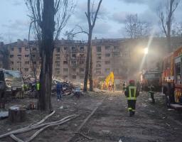 У Києві росіяни вбили дев’ятьох містян. Сьогодні вночі наша столиця зазнала однієї з найпотужніших повітряних атак з боку армії рф.