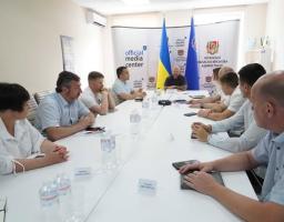 «Я хочу, щоб ми теж перейшли від формального спілкування до вирішення конкретних проблем», - Олексій Харченко під час «Діалогу із бізнесом» Луганщини