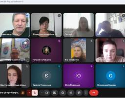 Скриншот онлайн-наради у Google Meet, де вісімнадцять учасників, серед яких представники Широківської, Щастинської та Новоайдарської громад, обговорюють робочі питання на засіданні координаційного центру