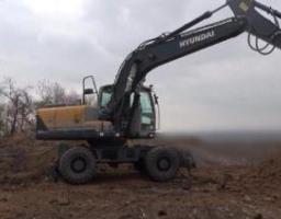 Ворога потрібно зупиняти, – Артем Лисогор перевірив хід будівництва фортифікацій луганськими комунальниками на Донеччині