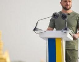 Ми ніколи не визнаємо чужих кольорів на своїй землі й завжди готові захистити синьо-жовтий стяг – Президент