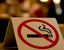 В Україні відсьогодні заборонене паління електронних сигарет у громадських місцях