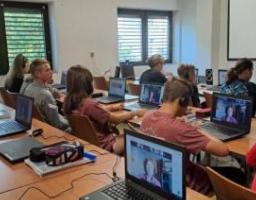 69 вихованцям санаторної школи із Сєвєродонецька облаштували кабінети для навчання в Австрії