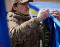 12-та бригада спеціального призначення «Азов» НГУ отримала почесну відзнаку – стрічку «За мужність та відвагу»