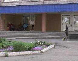 Ще на початку травня луганчанам, які тимчасово проживають у гуртожитку дніпровського вишу, знайшли нове помешкання. Після завершення ремонтних робіт їм допоможуть туди переїхати, – Артем Лисогор