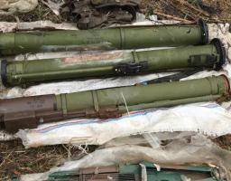 На Луганщині СБУ виявила схрон із військовими засобами ураження