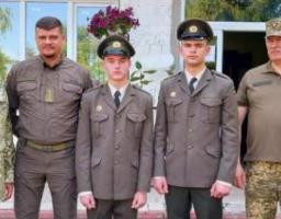 Нам є що боронити, як прийде грізний час! Ми України діти – вона одна у нас! - відбувся 26-й випуск Луганського обласного ліцею з посиленою військово-фізичною підготовкою