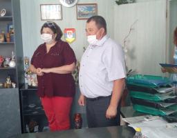 Керівники району привітали державних службовців