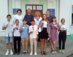 Юні громадяни України отримали свій перший документ – паспорт громадянина України у вигляді ID-картки